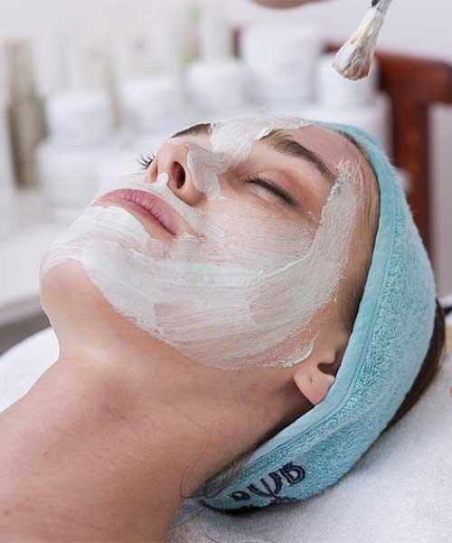 Administer Hydrafacial therapy, a medical-grade hydradermabrasion procedure, for comprehensive facial skin cleansing, exfoliation, and hydration. <br> <br> <h4> <a href="https://drsameenaaesthetic.com/hydrafacial-treatment/">Appointment</a> </h4>